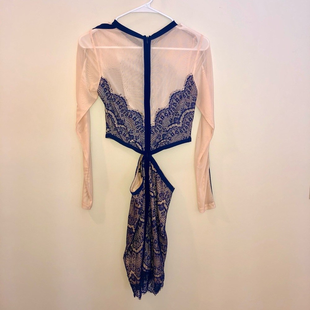 Missguided cobalt blue cut out lace panel dress - Picture 11 of 11